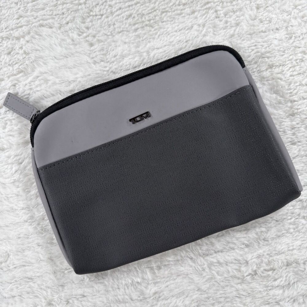 Tumi Travel Airplane Pouch Organizer Bag Gray Toiletry Tech Accessories Case